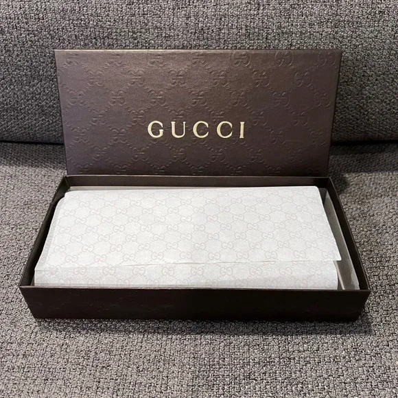 Authentic Gucci Guccissima Ivory Leather long zip around wallet - Picture 3 of 16